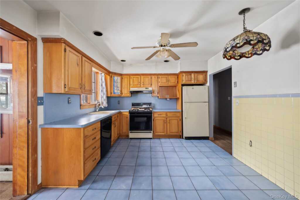 15 Bridge Street, Suffern, NY 10901 - Photo 7 of 25