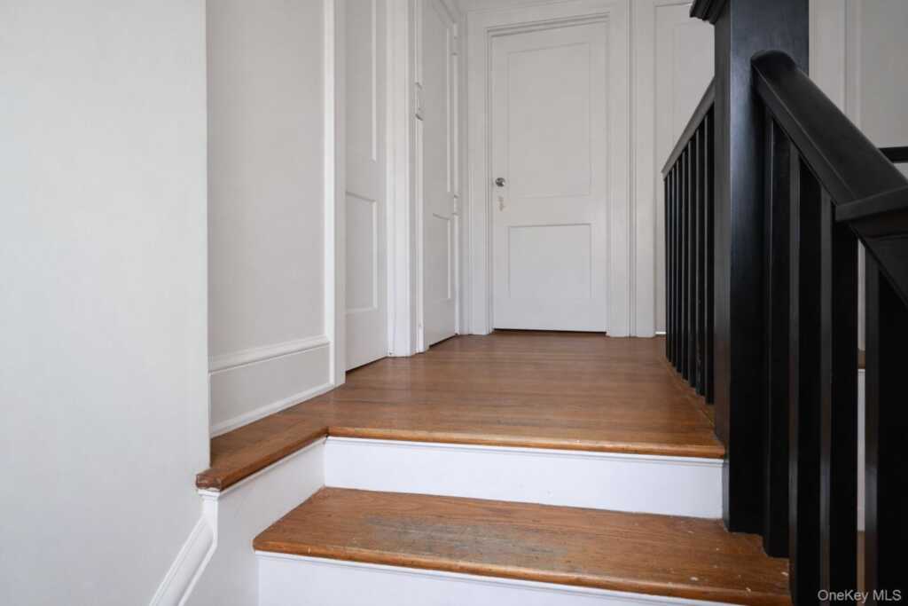 24 McKinley Avenue, White Plains, NY 10606 - Photo 29 of 44