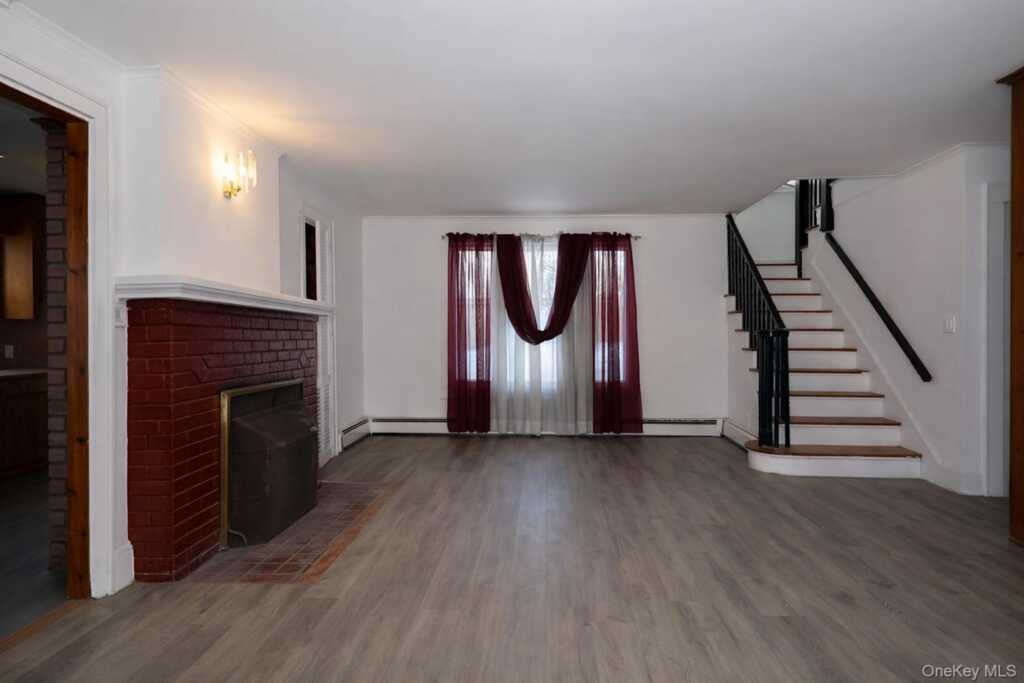 24 McKinley Avenue, White Plains, NY 10606 - Photo 6 of 44