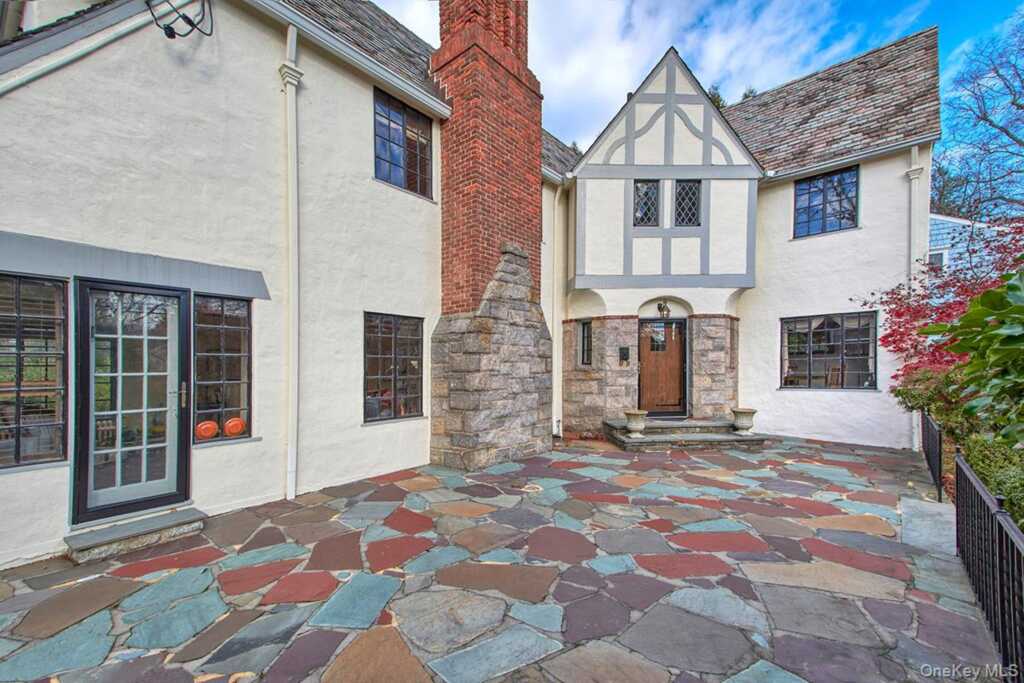 216 Hartsdale Avenue, White Plains, NY 10606 - Photo 2 of 29