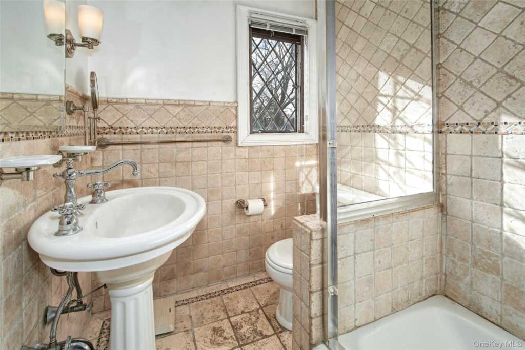 216 Hartsdale Avenue, White Plains, NY 10606 - Photo 23 of 29