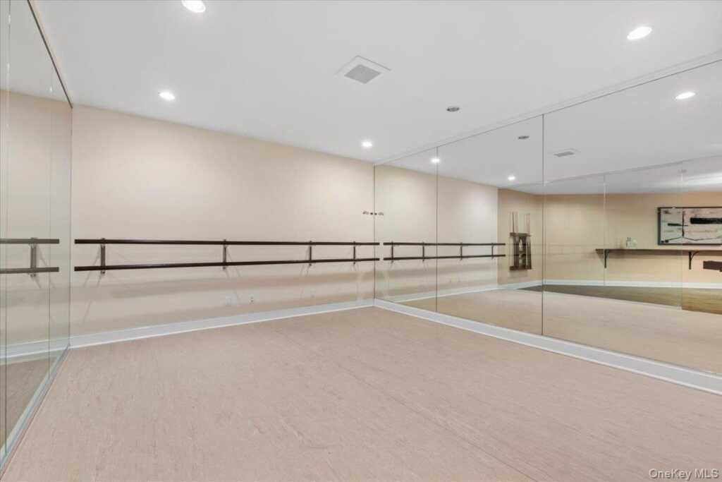 10 Hickory Drive, Rye, NY 10580 - Photo 23 of 29