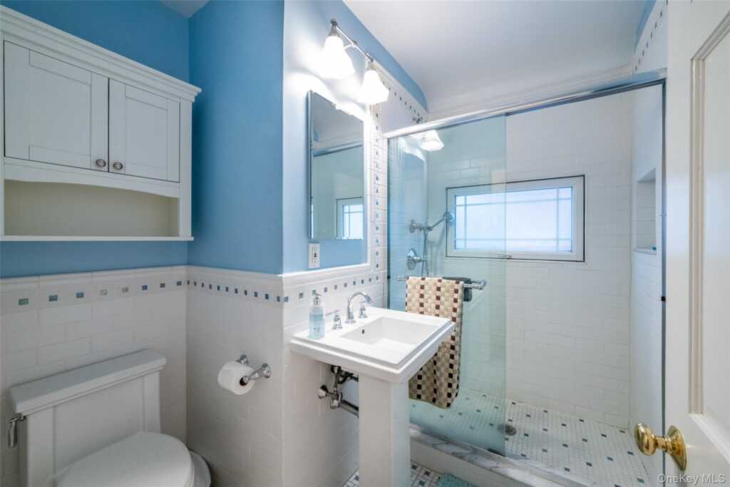 18 Bailey Place, New Rochelle, NY 10801 - Photo 11 of 25