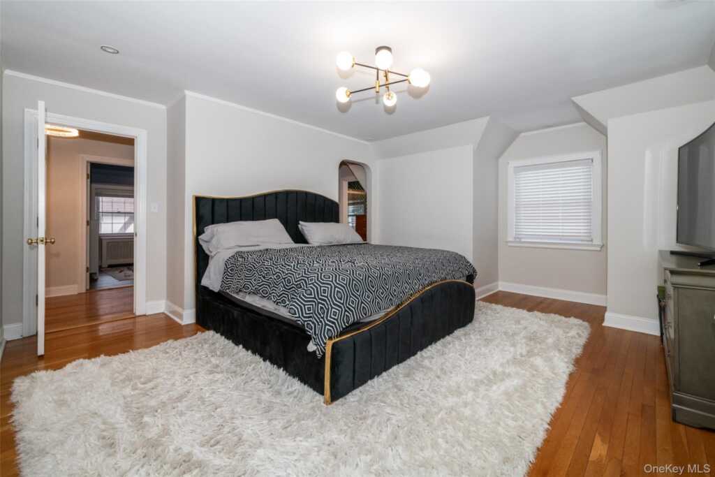 18 Bailey Place, New Rochelle, NY 10801 - Photo 14 of 25