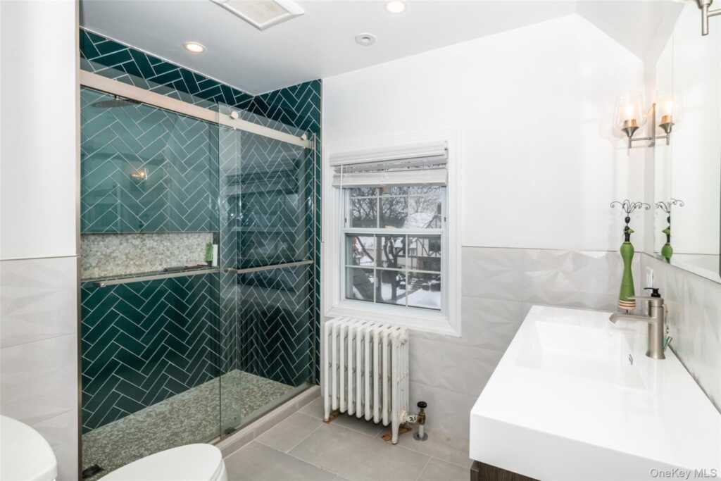 18 Bailey Place, New Rochelle, NY 10801 - Photo 16 of 25