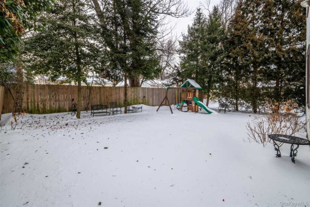 18 Bailey Place, New Rochelle, NY 10801 - Photo 23 of 25