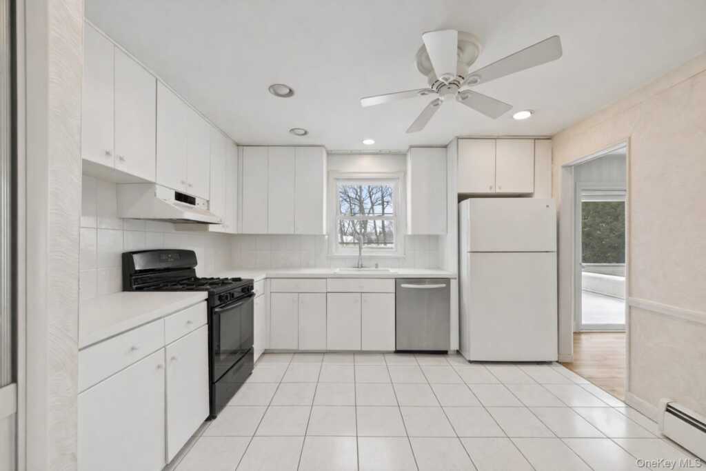 75 Freedman Avenue, Nanuet, NY 10954 - Photo 10 of 27