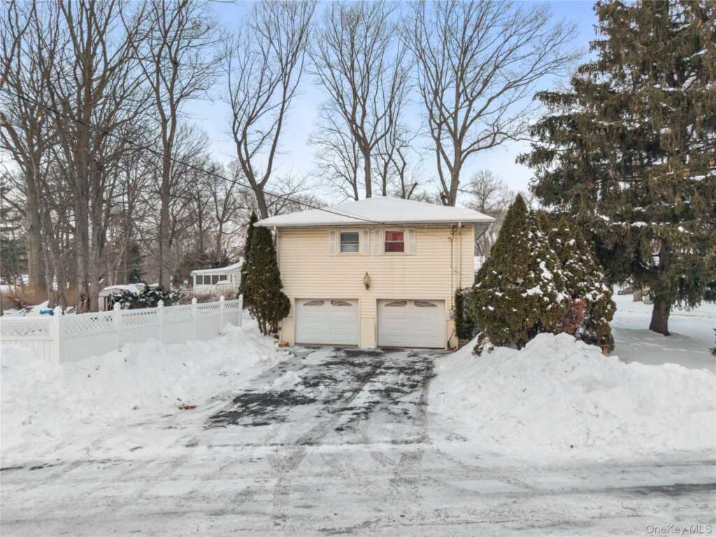 75 Freedman Avenue, Nanuet, NY 10954 - Photo 21 of 27