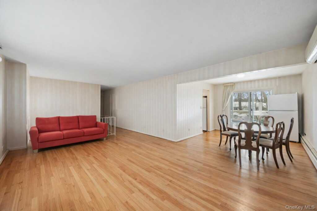 75 Freedman Avenue, Nanuet, NY 10954 - Photo 6 of 27