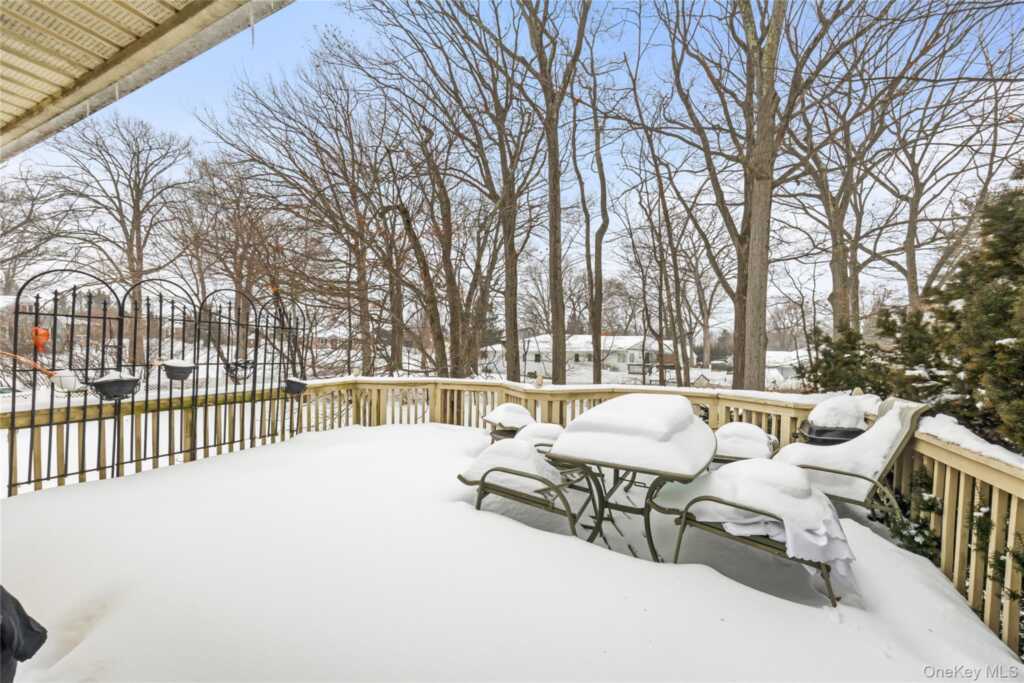 75 Freedman Avenue, Nanuet, NY 10954 - Photo 8 of 27