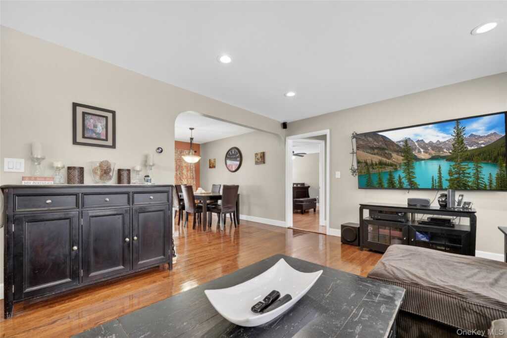 4 Adams Drive, Stony Point, NY 10980 - Photo 7 of 41