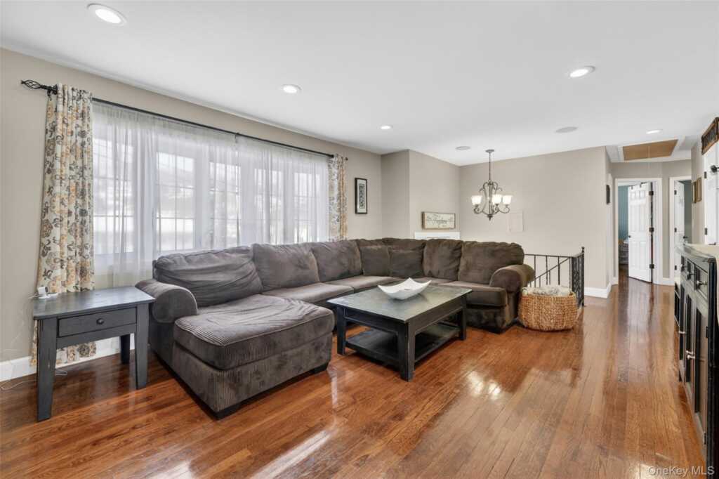 4 Adams Drive, Stony Point, NY 10980 - Photo 9 of 41