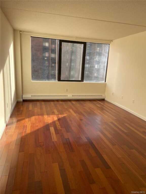 4 Martine Avenue, Unit #408, White Plains, NY 10606 - Photo 3 of 20