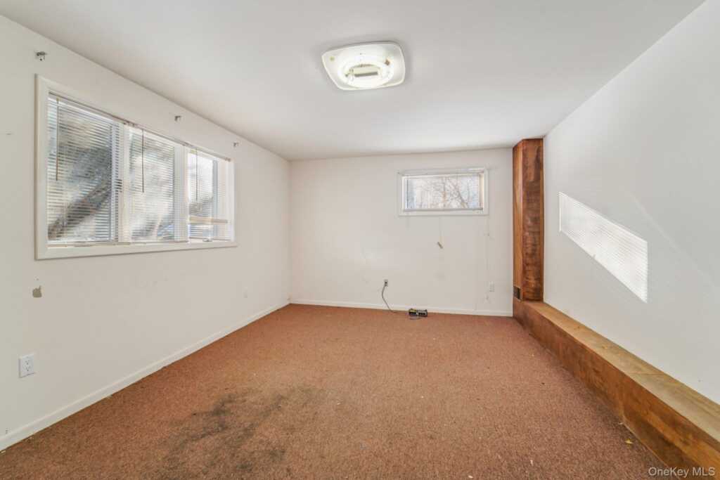 12 Park Avenue, New City, NY 10956 - Photo 24 of 50