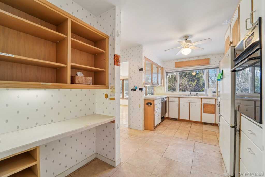 12 Park Avenue, New City, NY 10956 - Photo 9 of 50