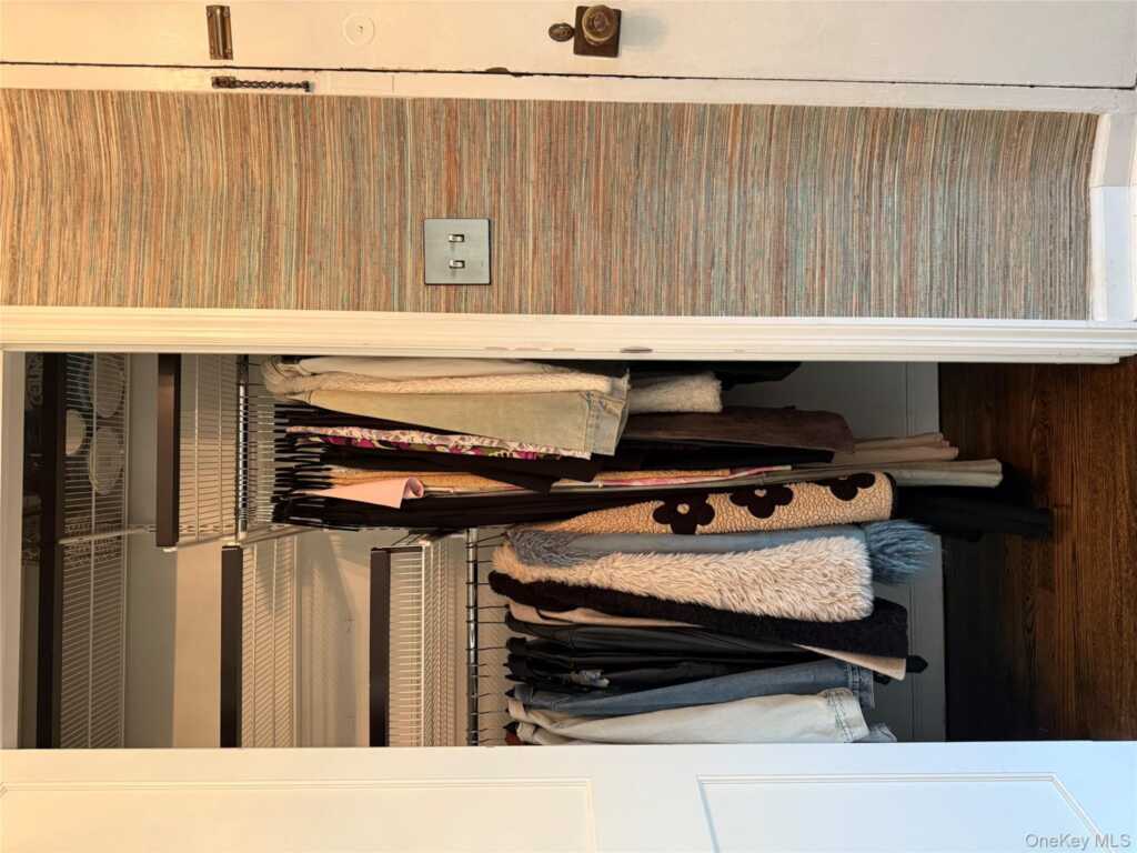 103 Wiltshire Road, Unit #D4, New Rochelle, NY 10583 - Photo 17 of 24