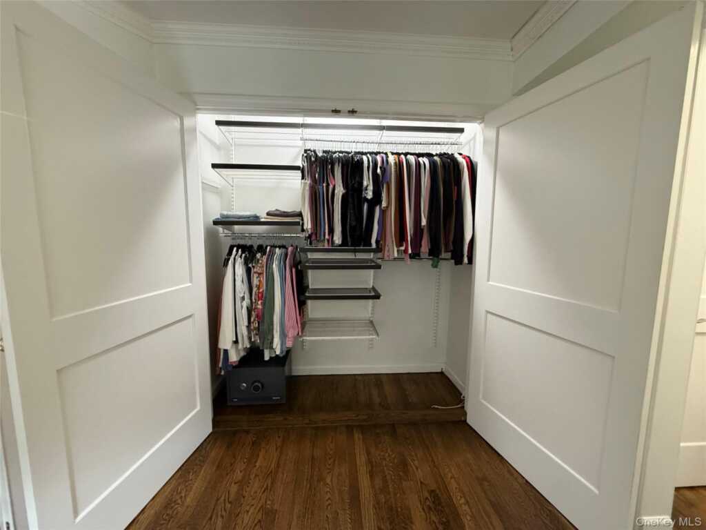 103 Wiltshire Road, Unit #D4, New Rochelle, NY 10583 - Photo 18 of 24