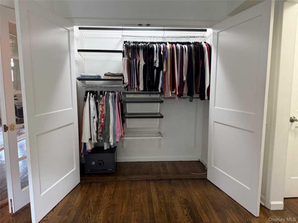 103 Wiltshire Road, Unit #D4, New Rochelle, NY 10583 - Photo 21 of 24