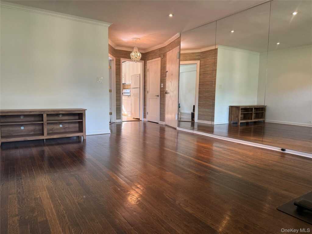 103 Wiltshire Road, Unit #D4, New Rochelle, NY 10583 - Photo 22 of 24