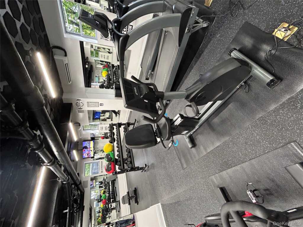 210 Pelham Road, Unit #5P, New Rochelle, NY 10805 - Photo 16 of 25