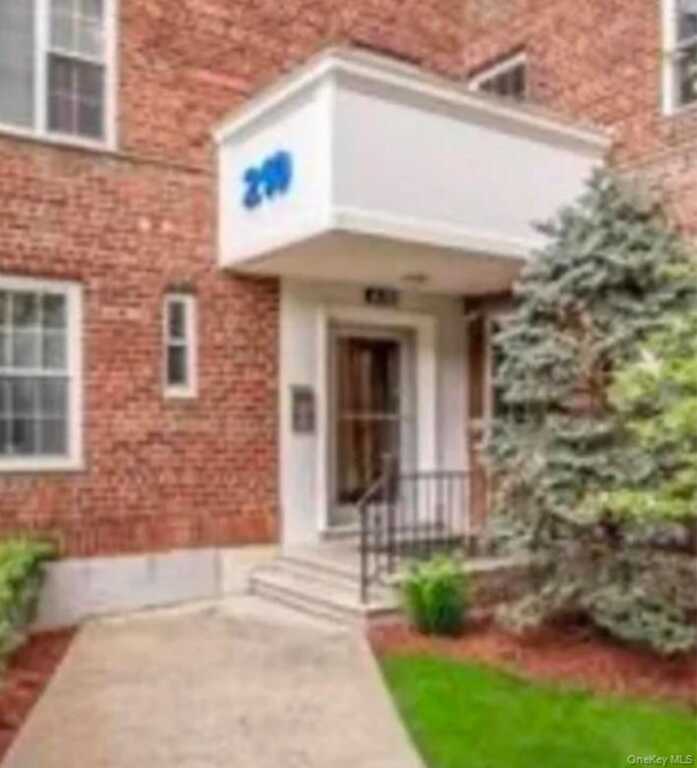 210 Pelham Road, Unit #5P, New Rochelle, NY 10805 - Photo 20 of 25