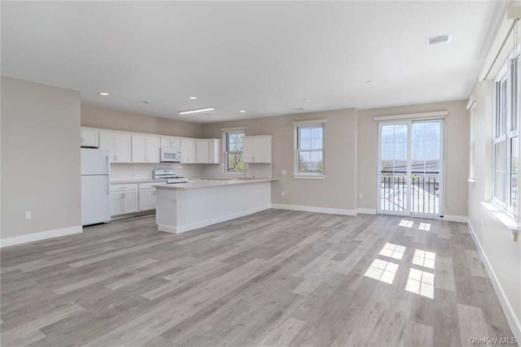 6 N Midland Avenue, Nyack, NY 10960 - Photo 4 of 15