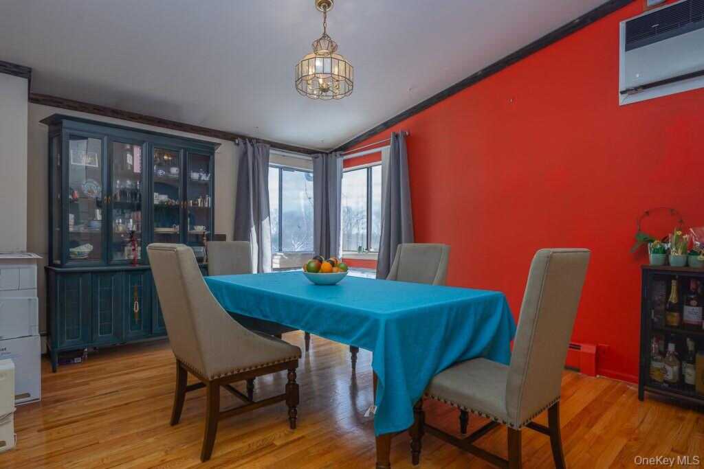 75 Tennyson Drive, Nanuet, NY 10954 - Photo 14 of 29