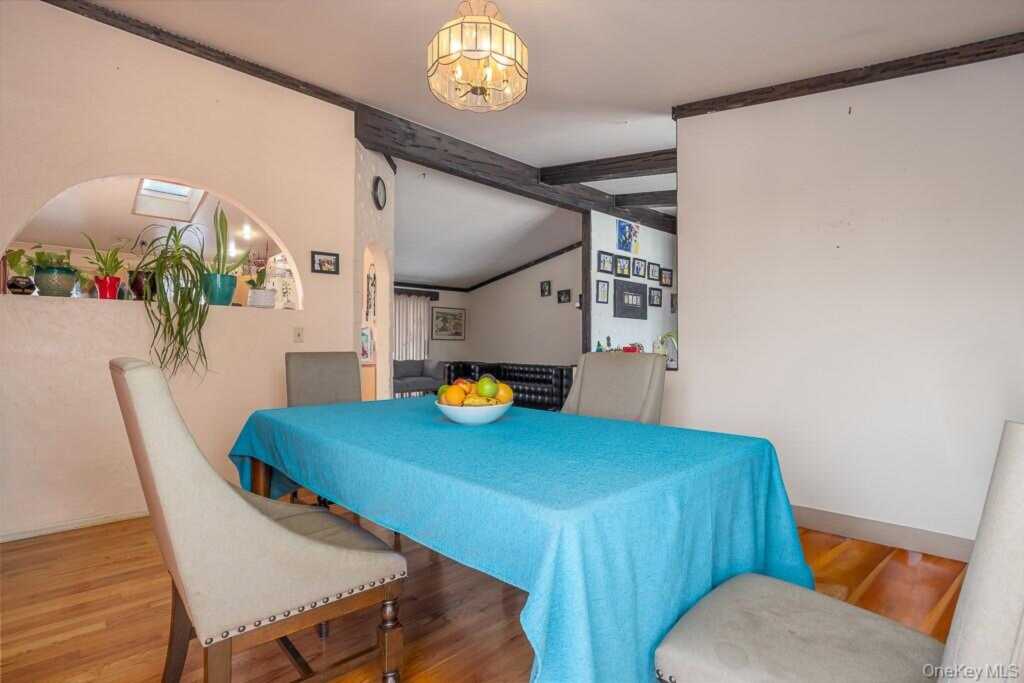 75 Tennyson Drive, Nanuet, NY 10954 - Photo 15 of 29