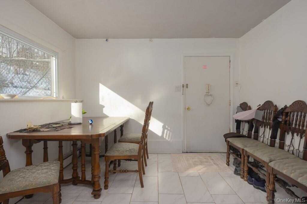 75 Tennyson Drive, Nanuet, NY 10954 - Photo 27 of 29