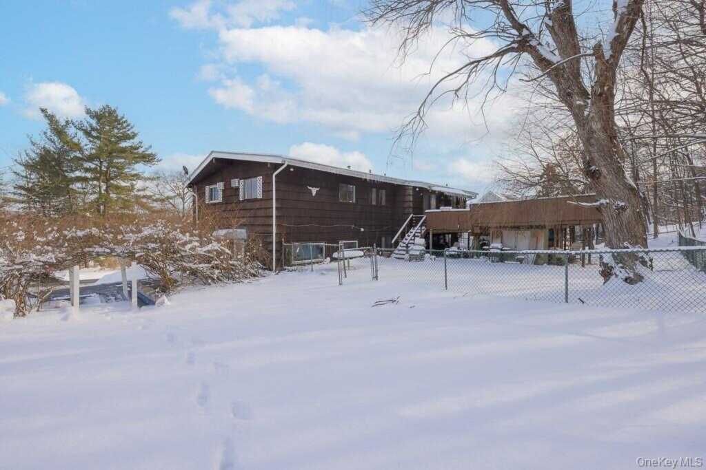 75 Tennyson Drive, Nanuet, NY 10954 - Photo 6 of 29