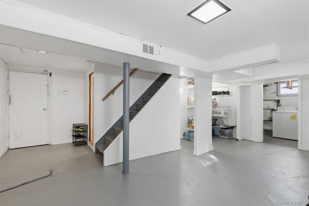 93 Smith Avenue, White Plains, NY 10605 - Photo 22 of 45