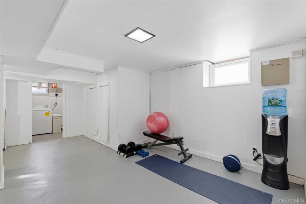 93 Smith Avenue, White Plains, NY 10605 - Photo 23 of 45