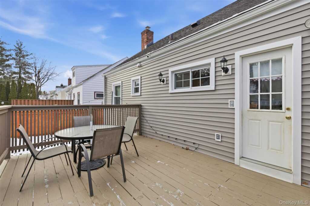 93 Smith Avenue, White Plains, NY 10605 - Photo 33 of 45