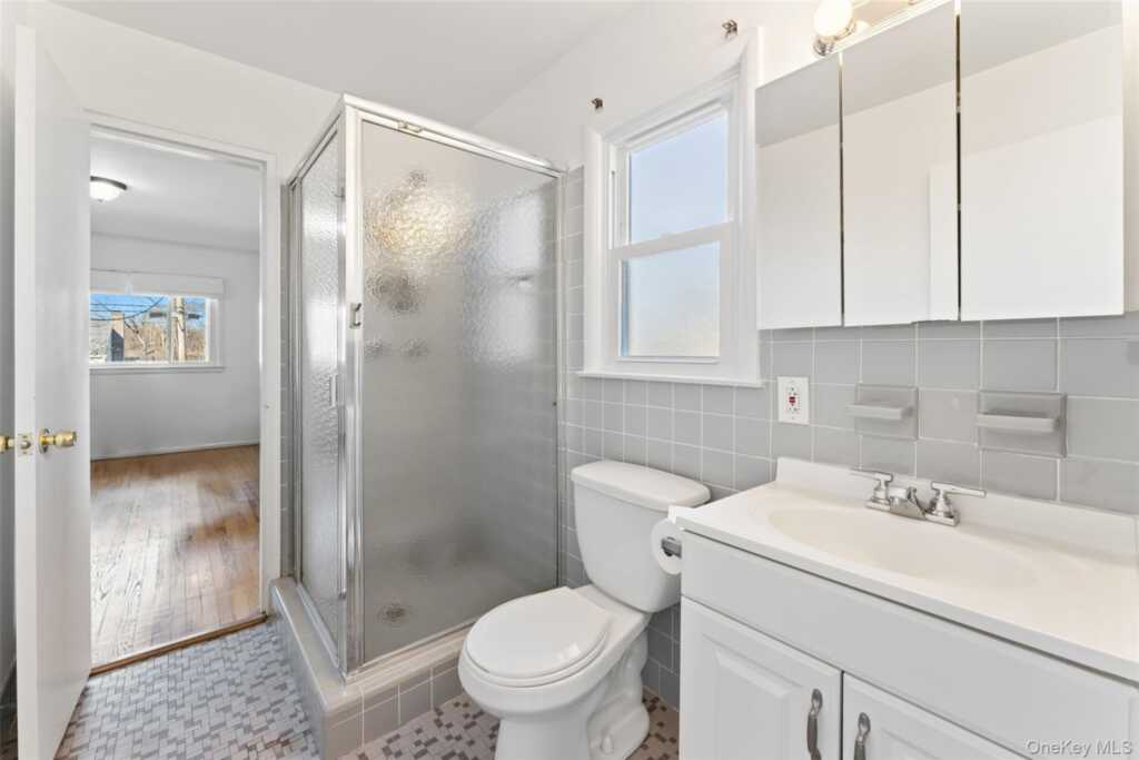 14 Baylor Circle, White Plains, NY 10605 - Photo 11 of 30