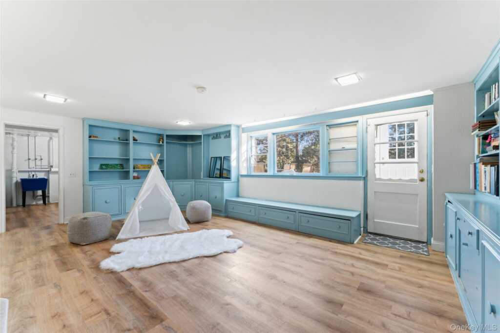 14 Baylor Circle, White Plains, NY 10605 - Photo 17 of 30