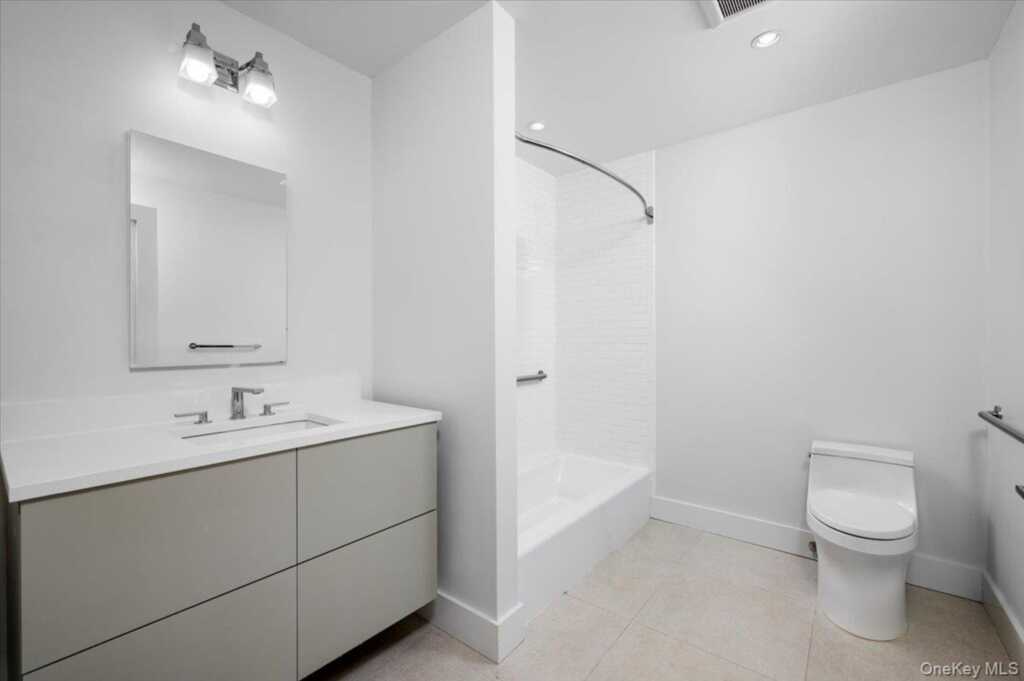 422 E Boston Post Road, Unit #302, Rye, NY 10543 - Photo 13 of 16