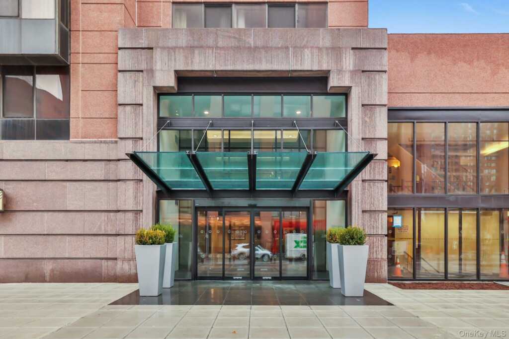 4 Martine Avenue, Unit #1205, White Plains, NY 10606 - Photo 2 of 24