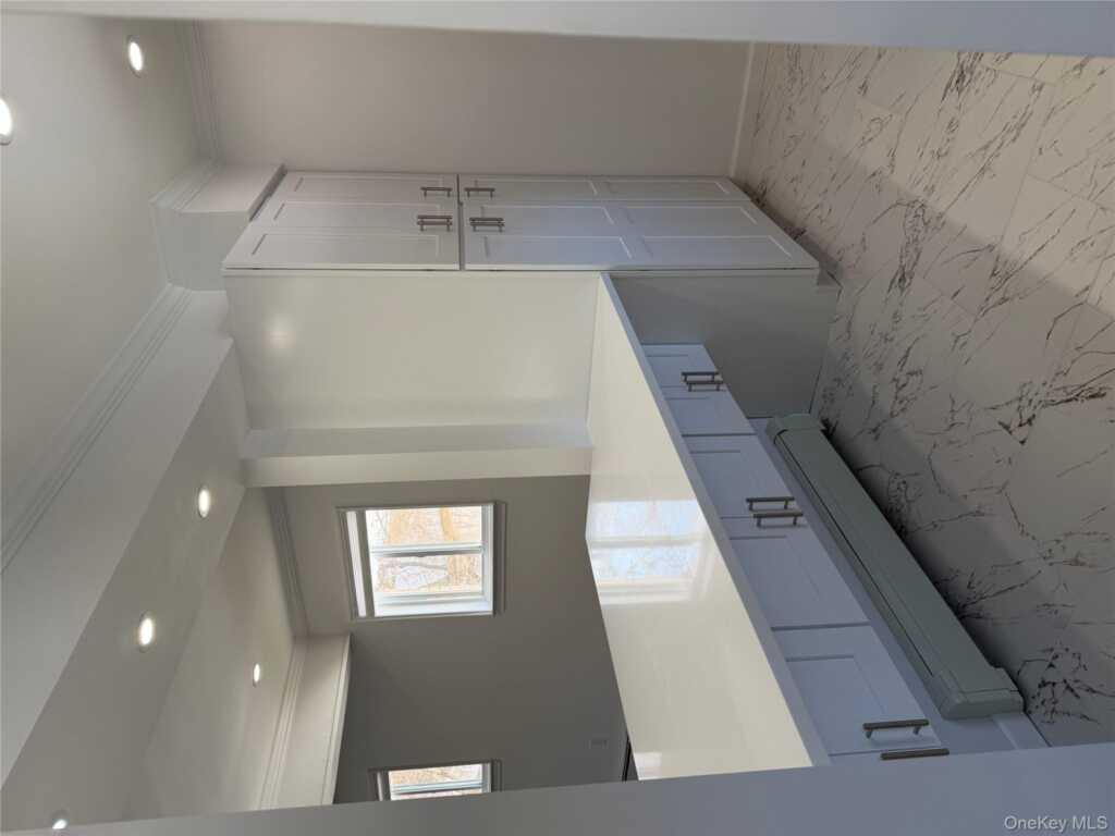 12 Central Drive, Unit #1, Nanuet, NY 10954 - Photo 2 of 20