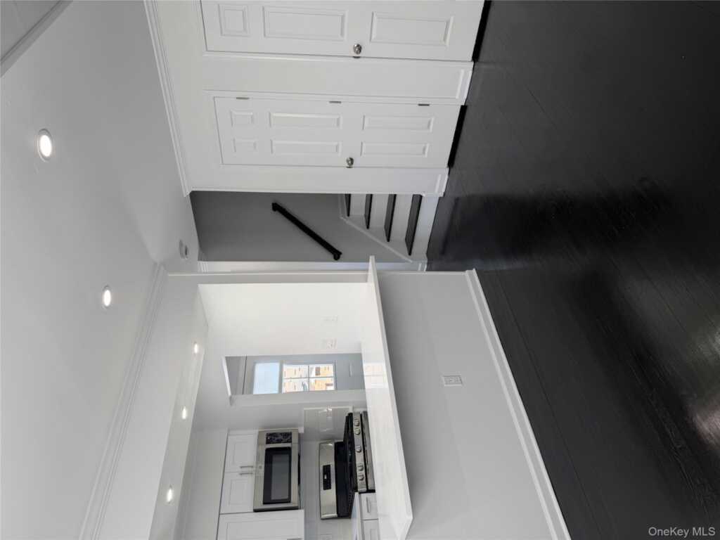 12 Central Drive, Unit #1, Nanuet, NY 10954 - Photo 7 of 20