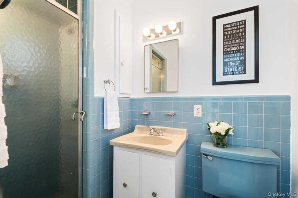 44 Amherst Drive, New Rochelle, NY 10804 - Photo 11 of 23