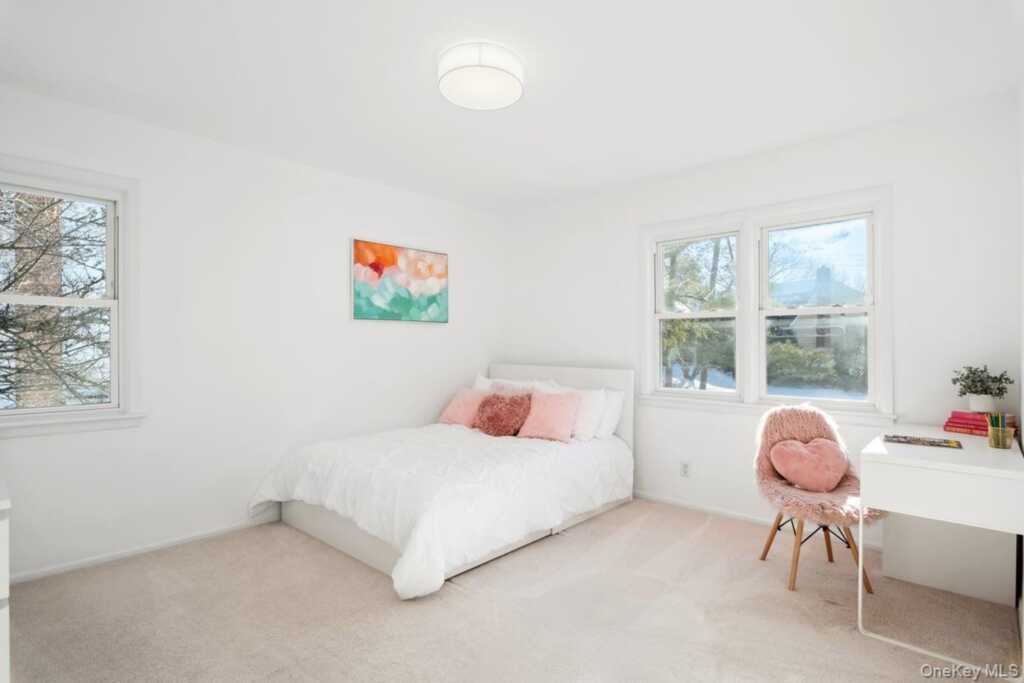 44 Amherst Drive, New Rochelle, NY 10804 - Photo 12 of 23