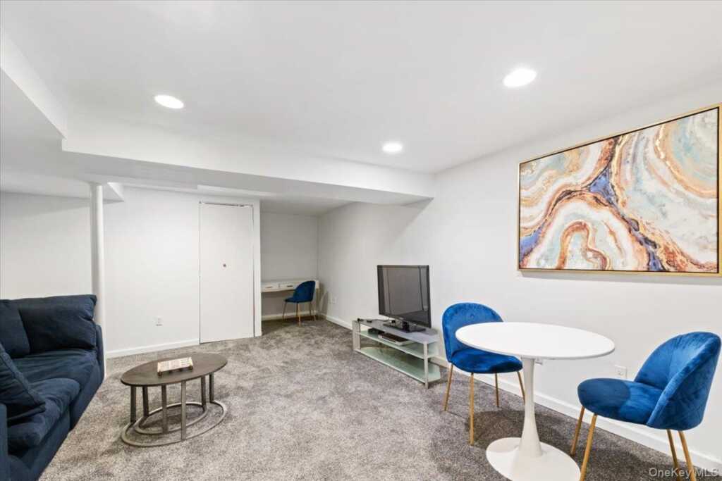 44 Amherst Drive, New Rochelle, NY 10804 - Photo 15 of 23