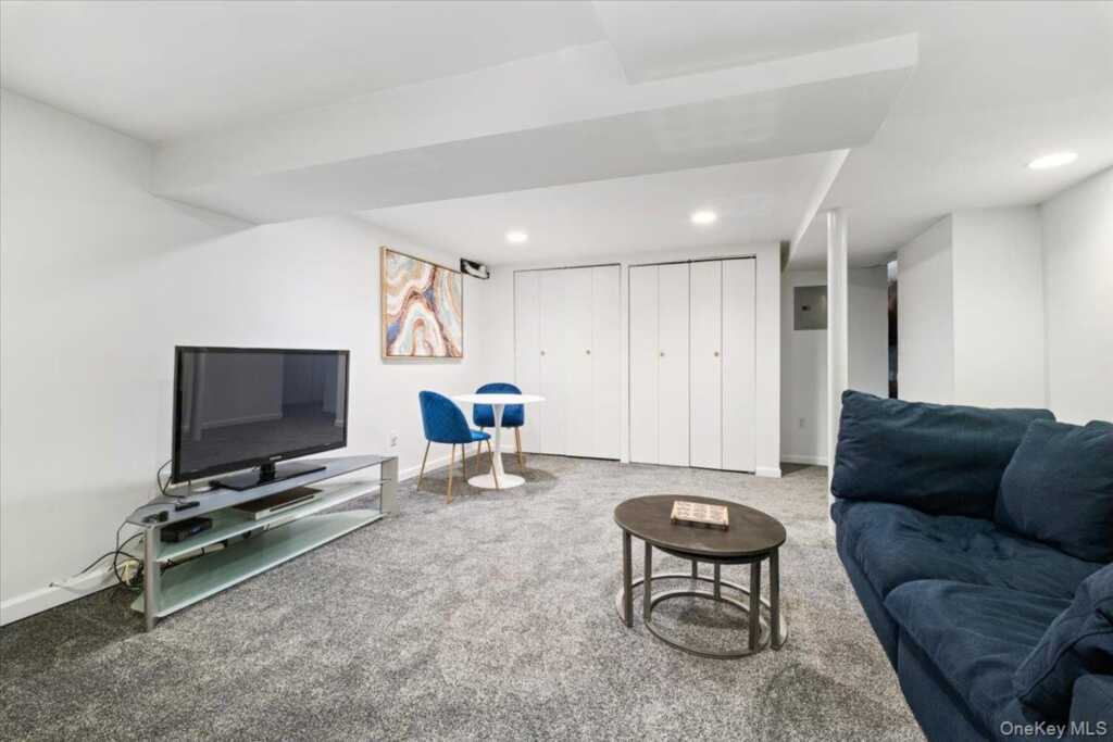 44 Amherst Drive, New Rochelle, NY 10804 - Photo 16 of 23