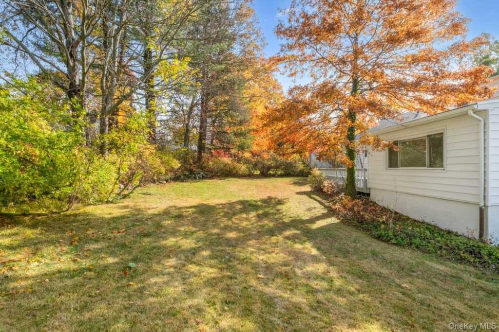 44 Amherst Drive, New Rochelle, NY 10804 - Photo 18 of 23