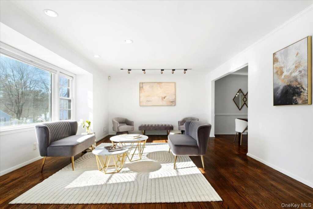 44 Amherst Drive, New Rochelle, NY 10804 - Photo 2 of 23