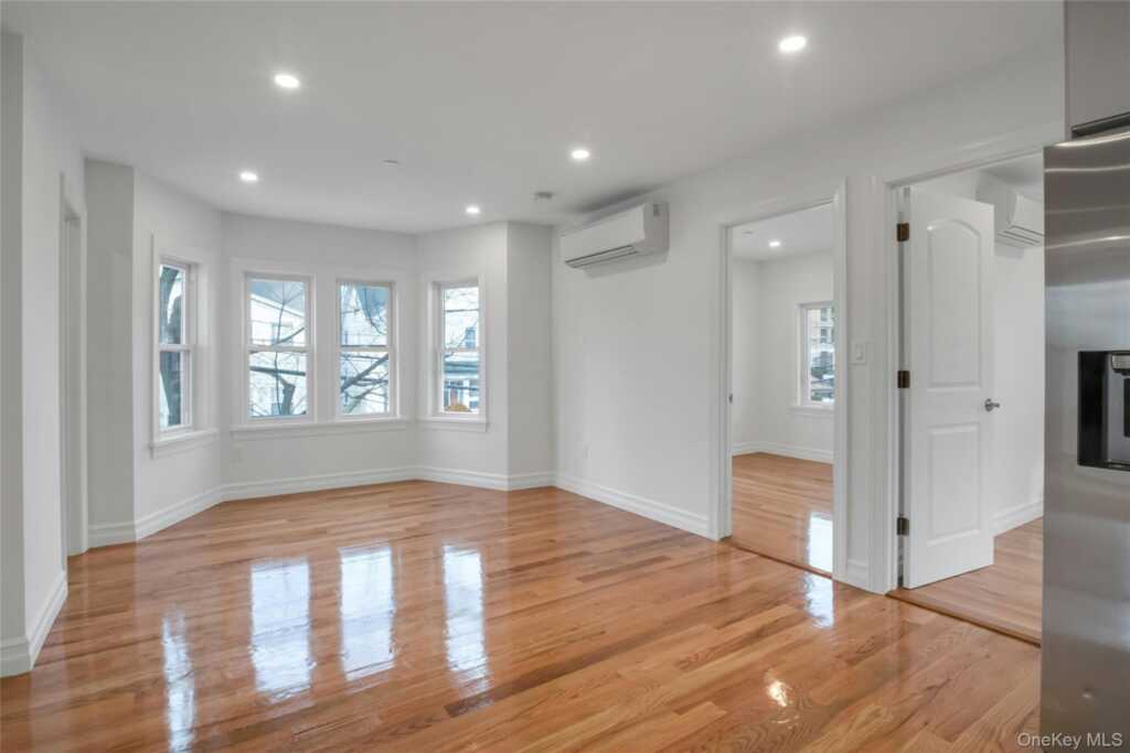 25 Walnut Street, New Rochelle, NY 10801 - Photo 13 of 29