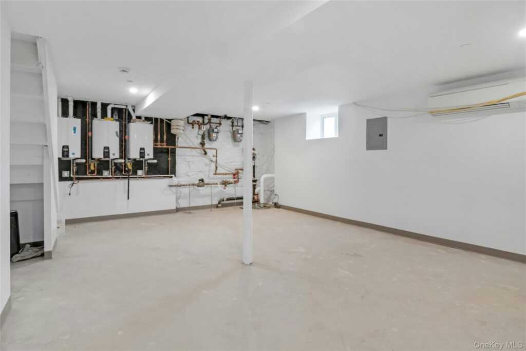 25 Walnut Street, New Rochelle, NY 10801 - Photo 22 of 29