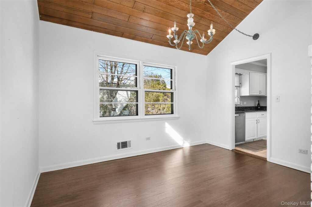 46 Harding Drive, New Rochelle, NY 10801 - Photo 12 of 34