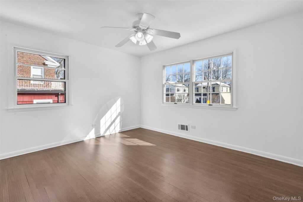 46 Harding Drive, New Rochelle, NY 10801 - Photo 21 of 34