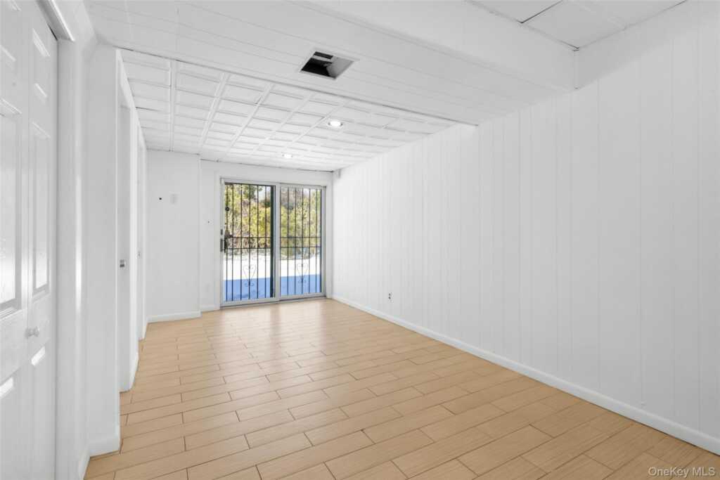 46 Harding Drive, New Rochelle, NY 10801 - Photo 27 of 34